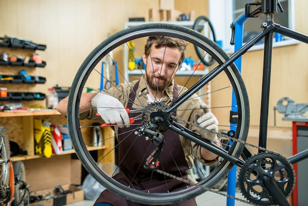 Fahrrad Umwerfer Montieren und Einstellen – Praxisnah Anbauteile auf Zulässigkeit Prüfen
