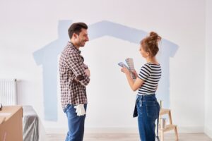 Was kostet es ein einfamilienhaus zu streichen? Bei Kostet einfamilienhaus streichen zuerst Haftung und Deckkraft an unauffälliger Stelle testen